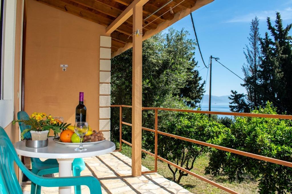 Takis & Eirini Family Apartments Perama  Luaran gambar