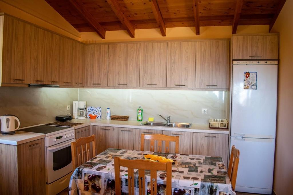 Takis & Eirini Family Apartments Perama  Luaran gambar