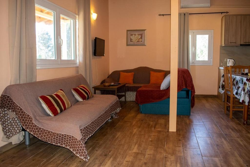 Takis & Eirini Family Apartments Perama  Luaran gambar