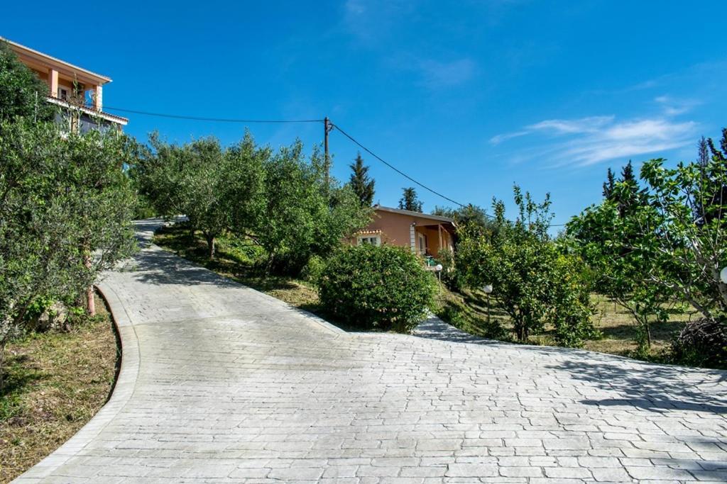 Takis & Eirini Family Apartments Perama  Luaran gambar